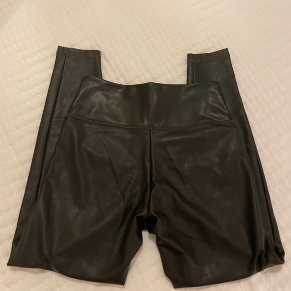 Athleta All Over Gleam Tight Legging Faux Leather Look Size XS Petite EUC - Picture 4 of 5